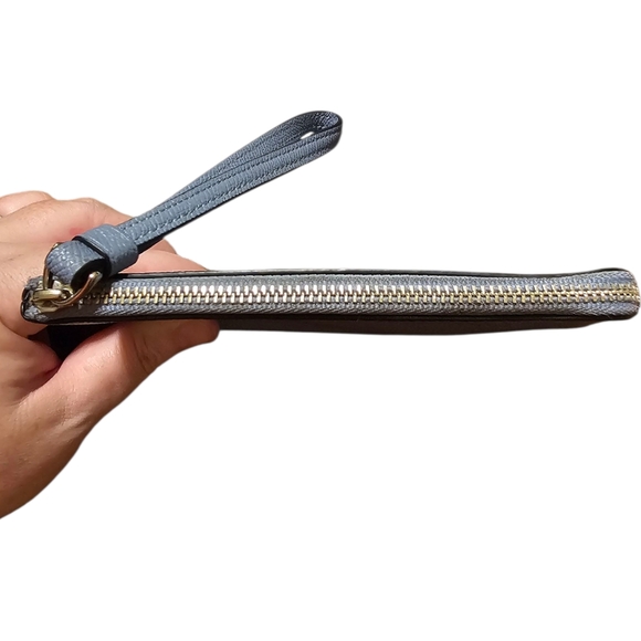 Coach Signature PVC Corner Zip Wristlet Baby Blue GUC - Picture 4 of 6